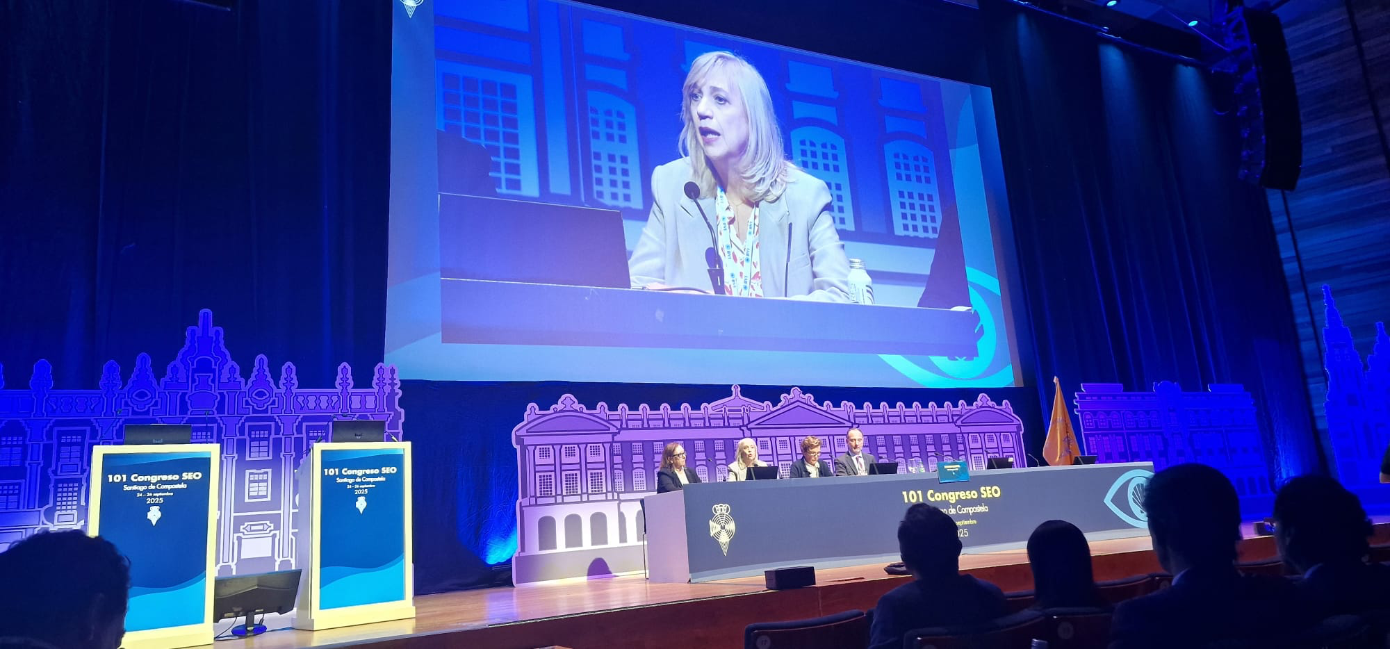 Ana I Ramírez del IIORC participando en el 101 Congreso de la SEO